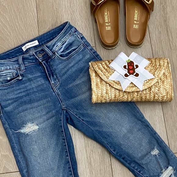 Gingerbread Man Straw Clutch with White Sparkle Bow - Picture 2 of 4